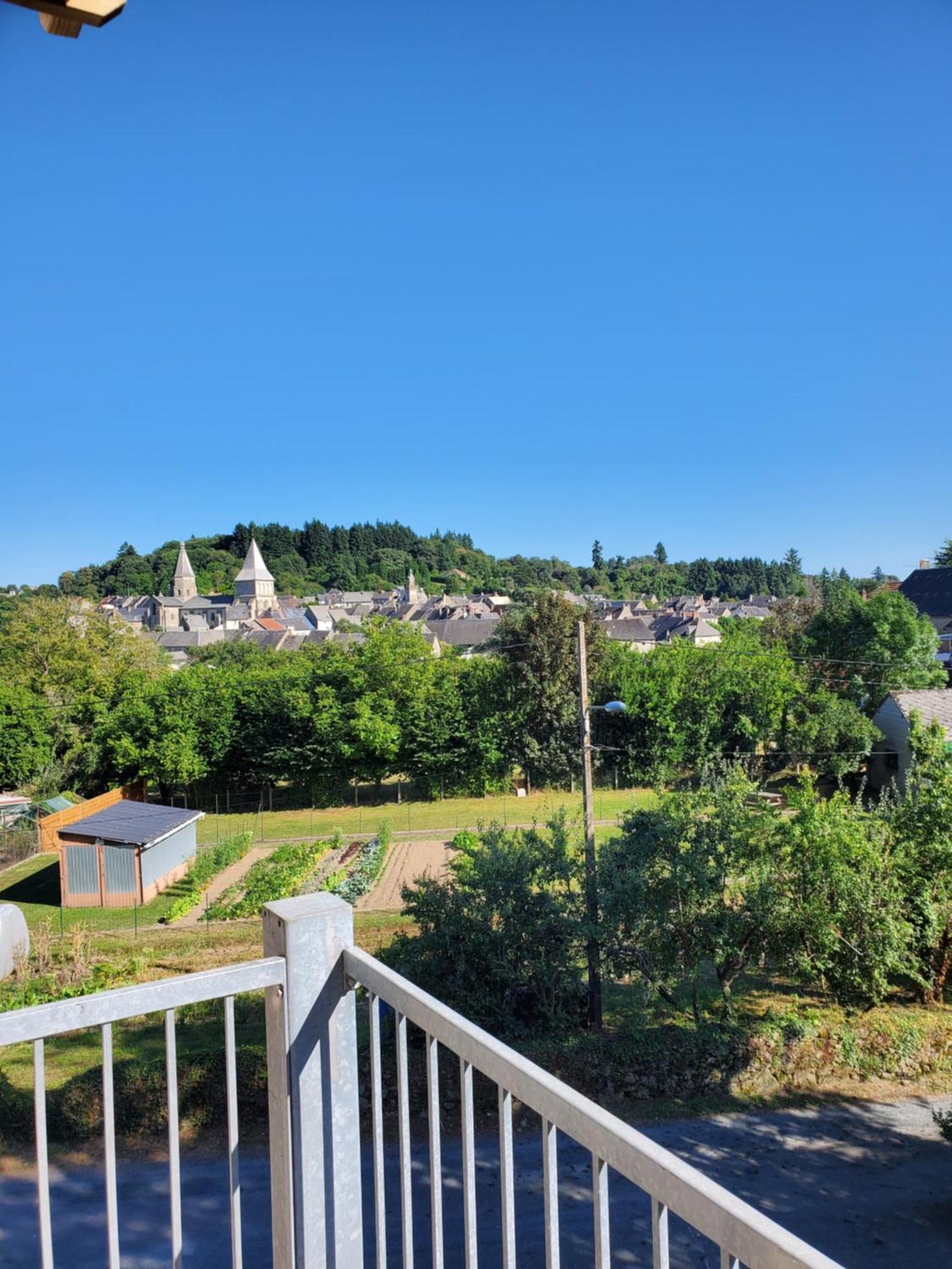 Aux Cieux Lägenhet Bénévent-lʼAbbaye Exteriör bild